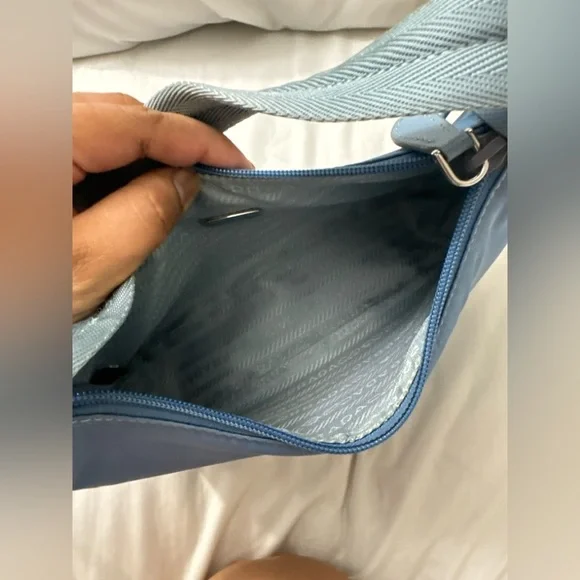 Prada Re-edition - Picture 12 of 16